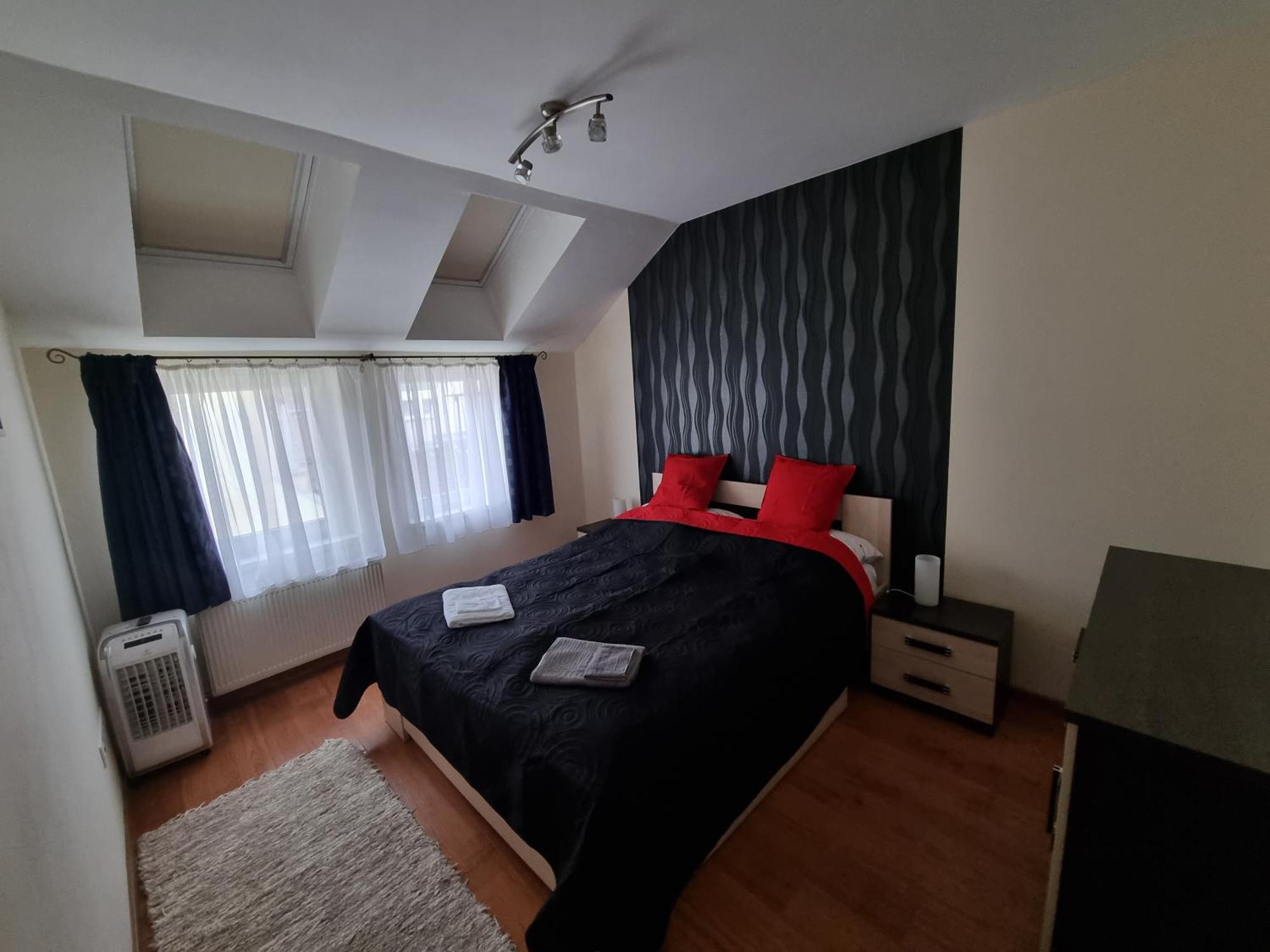 Merry&Car - Huge Balcony + Living Room + 2Br Budapest Exterior foto